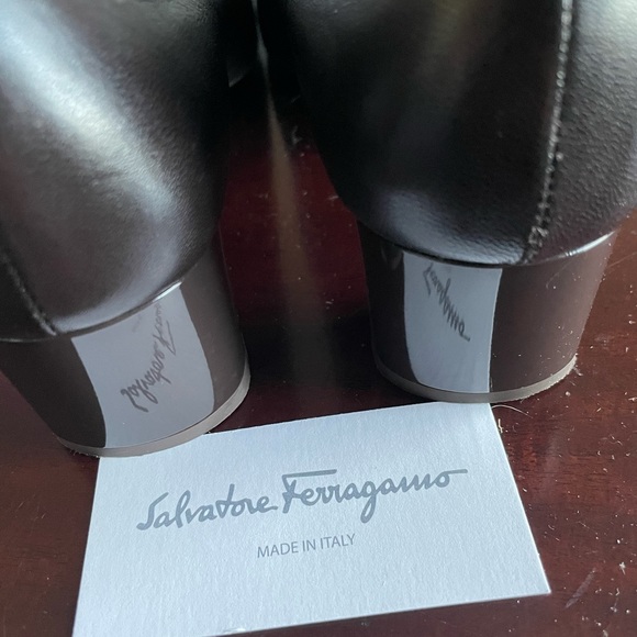 Salvatore Ferragamo Shoes- Gently used - comes with Box and Shoe-bag - Picture 5 of 12